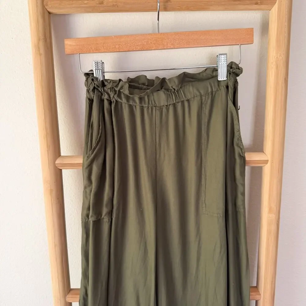 American Eagle Olive Green Wide Leg Cropped Pull On Pants XS